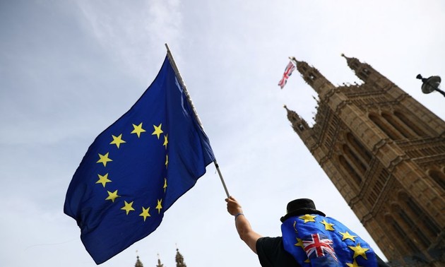 Attention au risque d’un second référendum, dit un ministre aux Brexiters