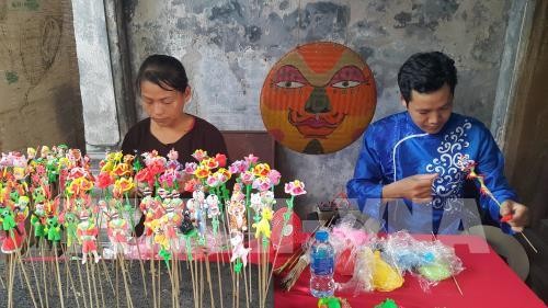 Les fabricants de jouets traditionnels sont à la fête à Hanoi