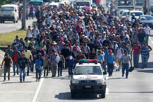2.000 migrants en route vers les Etats-Unis. Trump veut déployer 15.000 soldats à la frontière