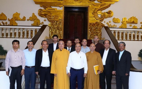 Nguyên Xuân Phuc préside une réunion sur l’organisation du Vesak 2019