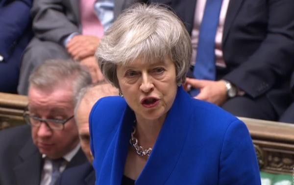 Brexit : Theresa May surmonte la motion de censure sur le fil