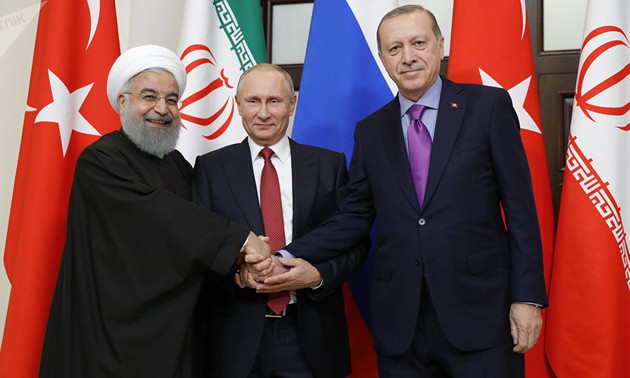 Poutine veut accueillir un sommet Russie-Turquie-Iran sur la Syrie