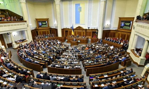 Ukraine: objectif d’adhésion à l’UE et l’OTAN dans sa Constitution