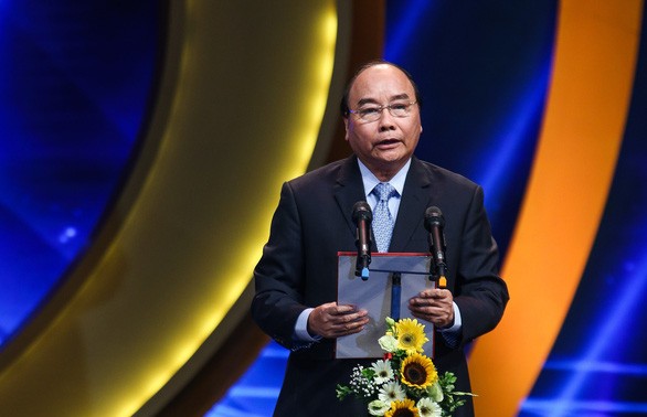 Nguyên Xuân Phuc à la remise des prix nationaux de la presse 2018