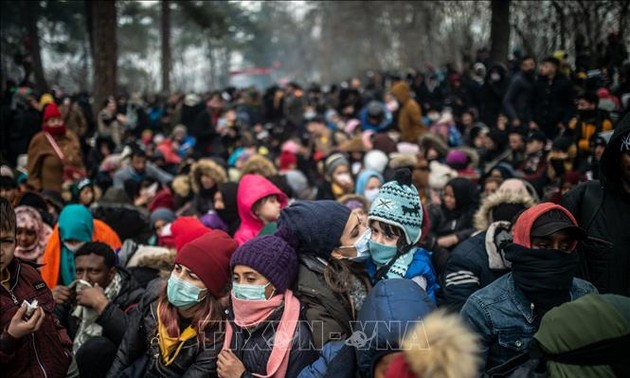 Grèce: 13.000 migrants bloqués à la frontière avec la Turquie