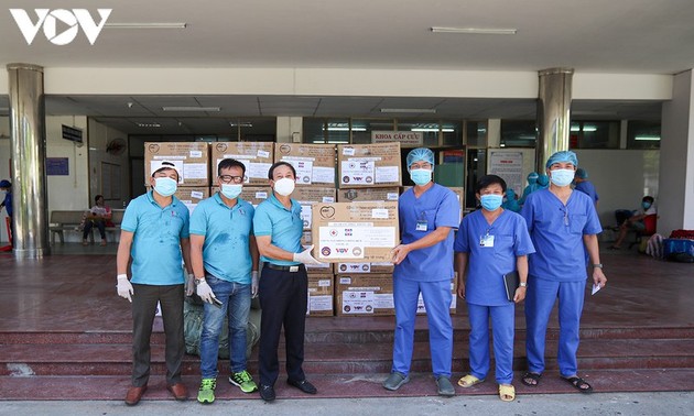 Quang Nam crée 4 nouveaux centres de confinement, VOV vient en aide à Danang