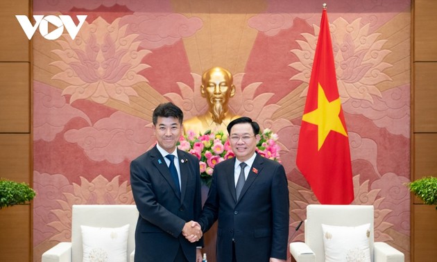 Vuong Dinh Huê reçoit le président du PDC japonais