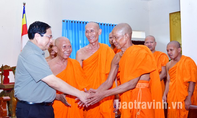 Pham Minh Chinh rend visite à l’Association des bonzes patriotiques de Trà Vinh