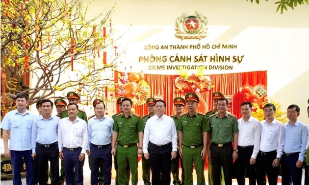 Nguyên Trong Nghia rencontre la Police de Hô Chi Minh-ville