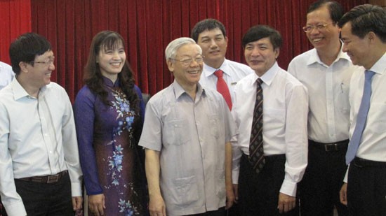 KPV-Generalsekretär Trong tagt mit Parteigruppen staatlicher Unternehmen