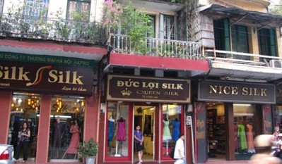 Das Einkaufen in der Altstadt von Hanoi 