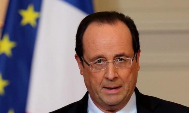 Präsident Frankreichs Hollande ruft zum Schutz des Euros