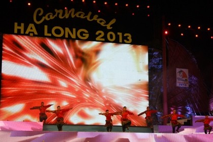 Eindruckvolles und spektakuläres Ha Long-Karnevalsfest 2013