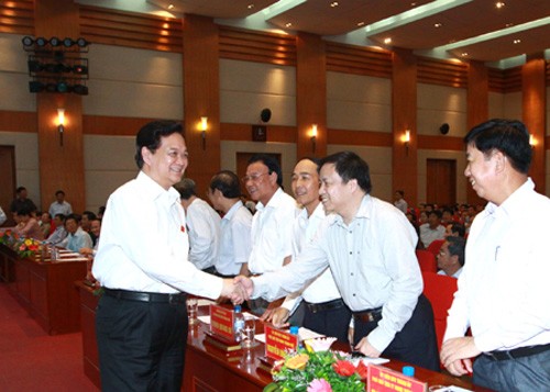 Premierminister Dung trifft Wähler der Stadt Haiphong