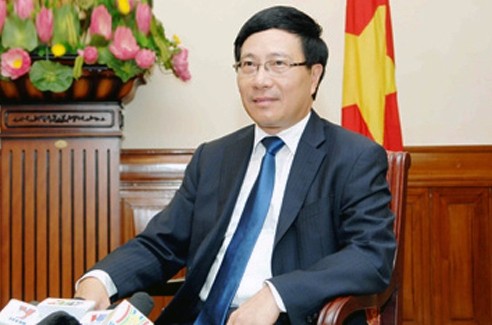 Außenminister Minh beantwortet Fragen über die ASEAN-Gemeinschaft