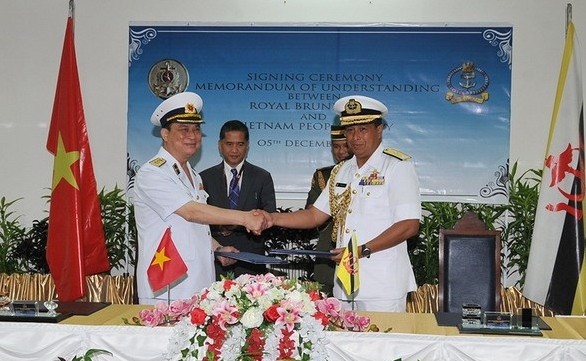 Marinen Vietnams und Bruneis richten Hotline ein