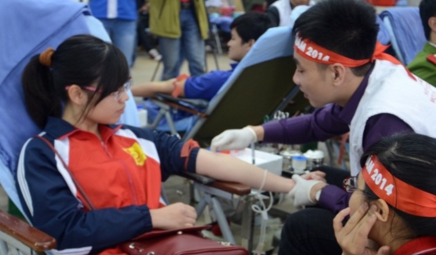 Blutspendetag “Roter Sonntag” in Hanoi