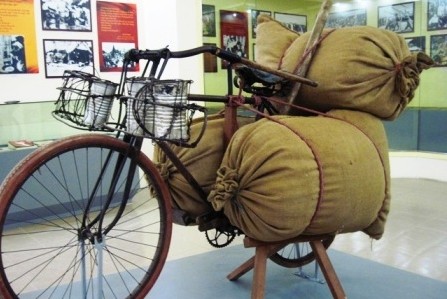 Materiallieferungen auf Fahrrädern und "Quang Ganh" während der Dien Bien Phu-Schlacht