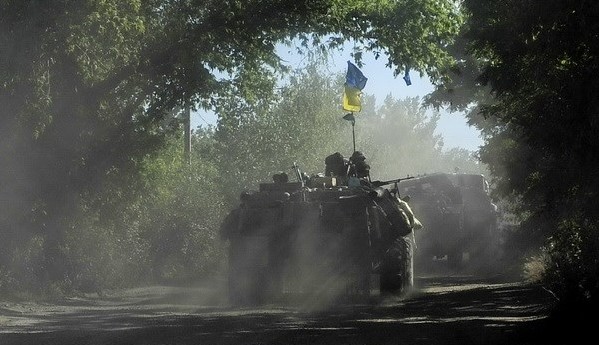 Weltgemeinschaft fordert friedliche Maßnahmen für Konflikt in der Ukraine 