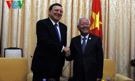 Barroso beendet seinen Vietnam-Besuch