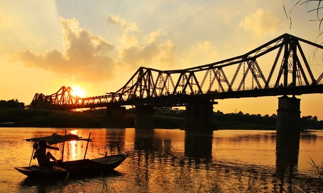 Die Brücken verbessern das Gesicht der Hauptstadt Hanoi