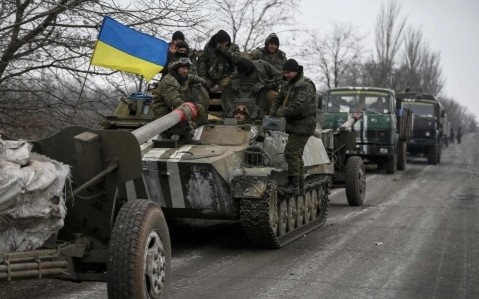 Separatisten in der Ukraine ziehen fast schwere Waffen von der Frontlinie ab