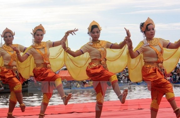 Eröffnung der Kultur-Sport-Tourismus-Festtage der Khmer