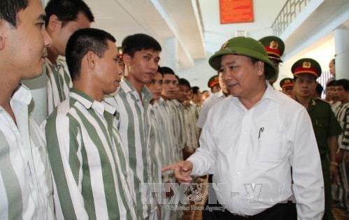 Vize-Premierminister Phuc überprüft Begnadigung im Gefängnis Xuan Loc