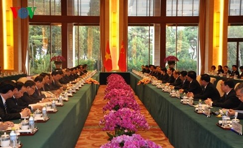 Vize-Premierminister Nguyen Xuan Phuc trifft Chinas Vize-Premierminister Zhang  