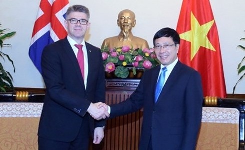 Vize-Premierminister Minh trifft Politiker aus Island und Belgien