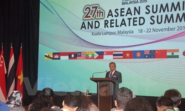 Verabschiedung wichtiger Dokumente auf dem 27. ASEAN-Gipfeltreffen 