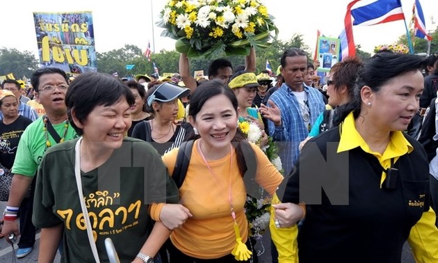 Thailand bringt Gelbhemden wegen Flughafen-Blockade vor Gericht