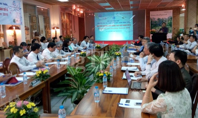 Treffen mit im Ausland lebenden vietnamesischen Akademikern in Wissenschaft