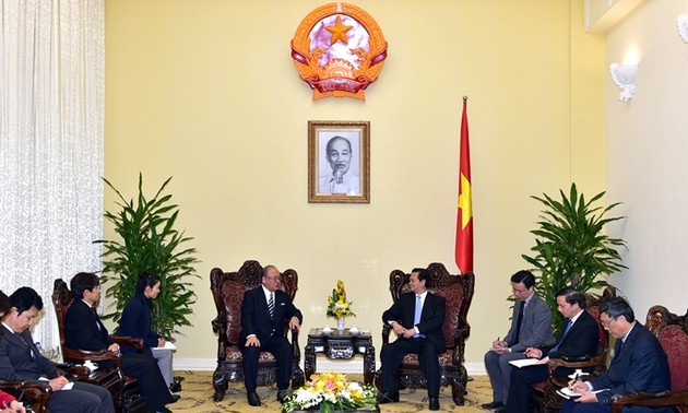 Nguyen Tan Dung trifft Vertreter der japanisch-vietnamesischen Abgeordnetengruppen
