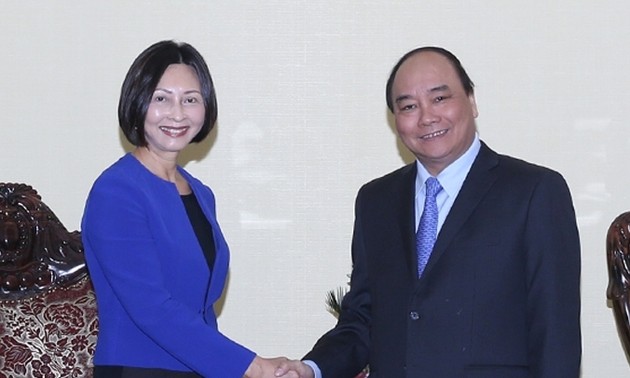 Nguyen Xuan Phuc trifft Exekutivdirektorin des singapurischen Konzerns Temasek