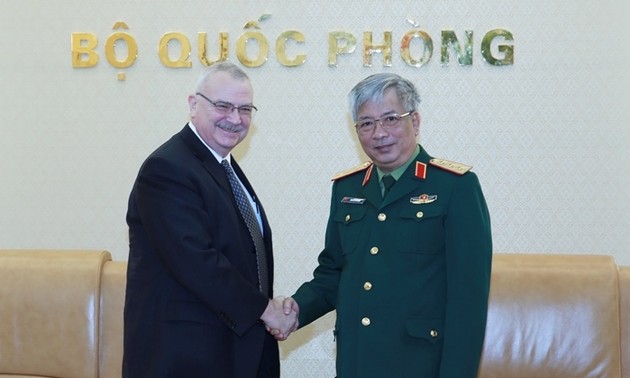 Vietnam und USA verstärken ihre Zusammenarbeit in Verteidigungsindustrie