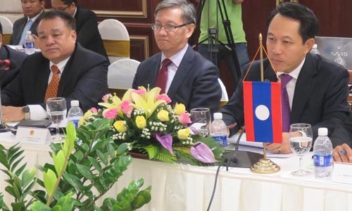 Vietnam und Laos bauen friedlichen, stabilen und kooperativen Grenzverlauf auf
