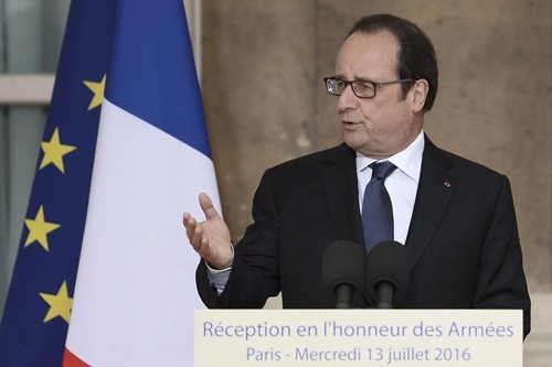 Anschlag mit Lkw: Frankreichs Präsident Francois Hollande spricht vom Terrorakt