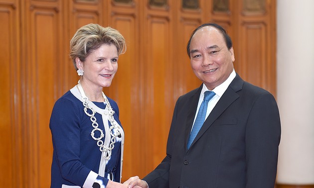 Premierminister Nguyen Xuan Phuc trifft Staatsekretärin der Schweiz Ineichen-Fleisch