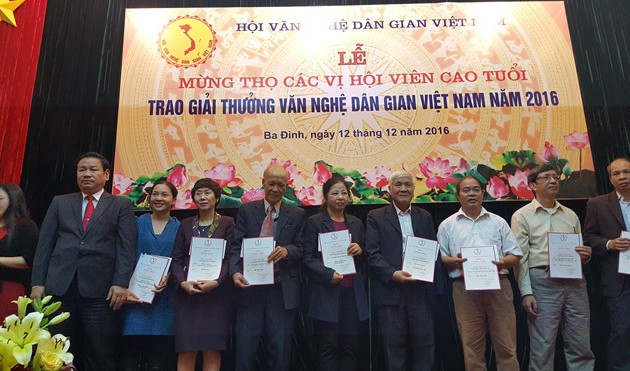 78 folkloristische Literatur- und Kunstwerke Vietnams 2016 geehrt