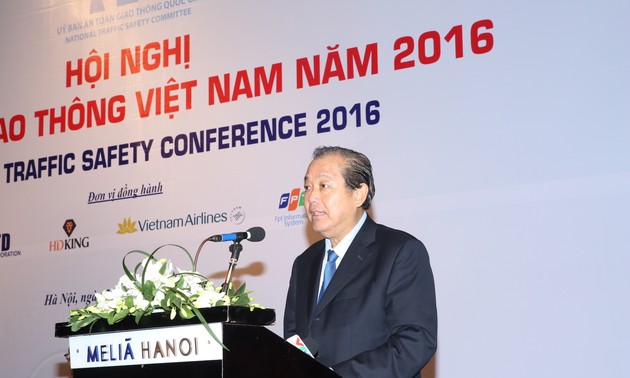 Truong Hoa Binh leitet Konferenz über Verkehrssicherheit Vietnam 2016