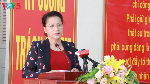 Parlamentspräsidentin Nguyen Thi Kim Ngan trifft Wähler in Can Tho