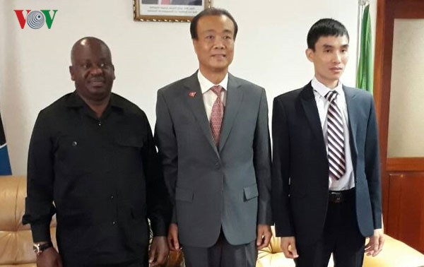 Verstärkung der freundschaftlichen Beziehungen zwischen Vietnam und Tansania