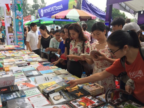 Eröffnung des 4. Hanoier Bücherfestes 