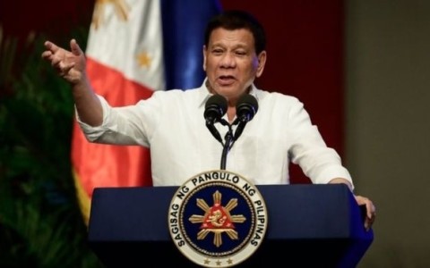 Philippiner untestützen Anti-Drogen-Kampagne des Präsidenten Rodrigo Duterte
