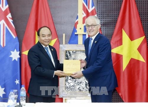 Premierminister Nguyen Xuan Phuc trifft Staats- und Regierungschefs der APEC-Wirtschaften