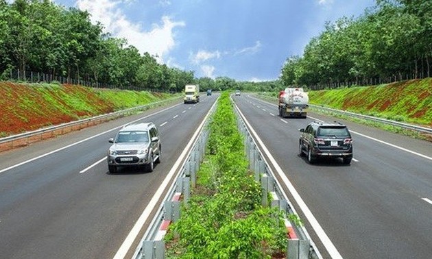 Trinh Dinh Dung: Bautempo der Nord-Süd-Autobahnstrecke soll gewährleistet werden