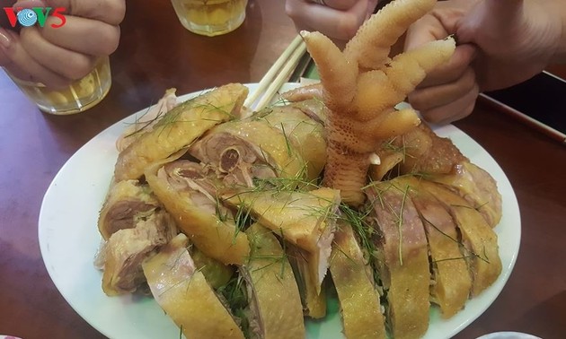 Dong-Tao-Hühner, leckeres Essen für Touristen