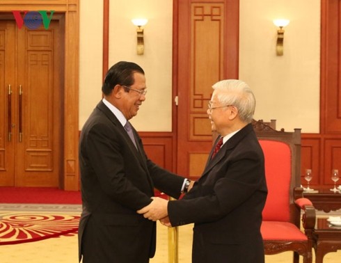 KPV-Generalsekretär Nguyen Phu Trong empfängt Kambodschas Premierminister Samdech Hunsen