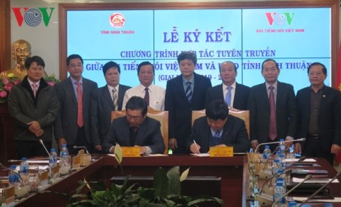 Zusammenarbeit zwischen VOV und Provinz Ninh Thuan in der Aufklärung